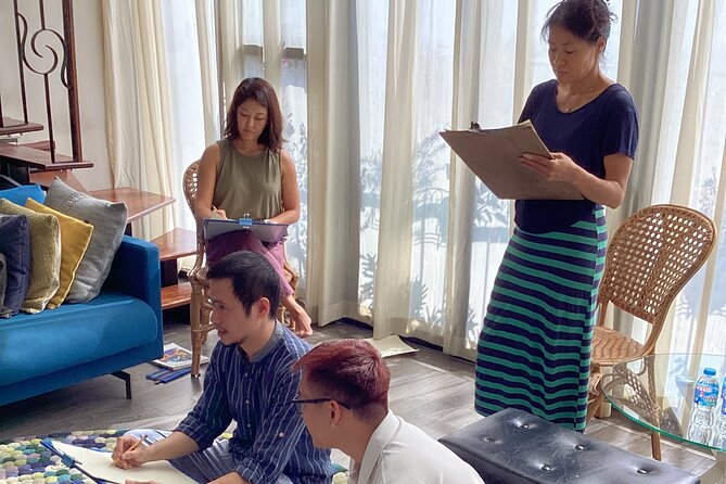 Life Drawing Class - Art Workshop at Art Tutor Hanoi - The Value of the Small Group