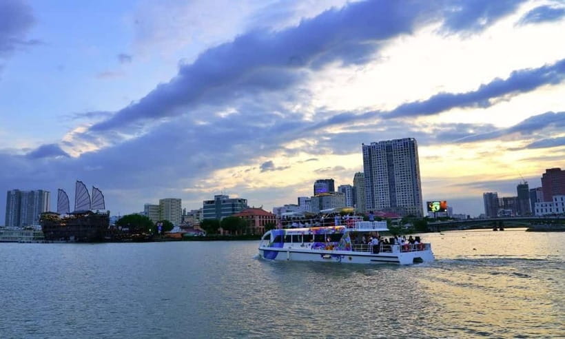 Lively Saigon River Sightseeing Cruise + Guided Walking Tour - Choosing Between Lower Deck, Upper Deck, and Boutique Seating