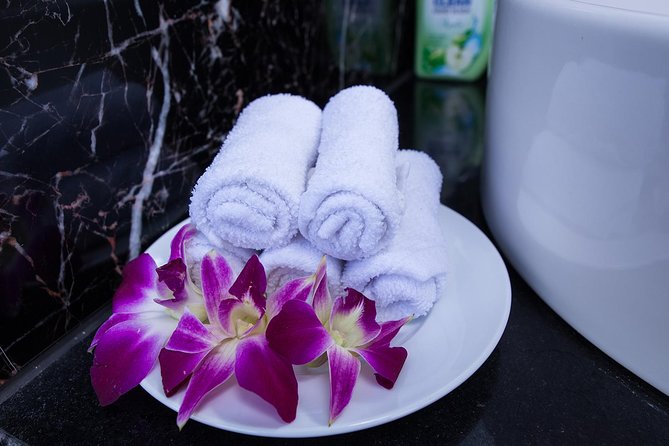Luxury Halong Bay 1 Day on Cruises From Hanoi with Bus & Lunch - Sunset snacks on the sundeck