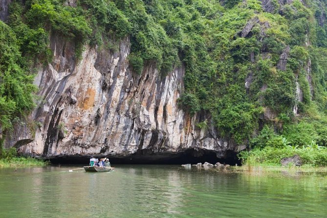 Luxury Hoa Lu Tam Coc Mua Cave 1 Day With Limousine Bus And Lunch - Cycling through the villages