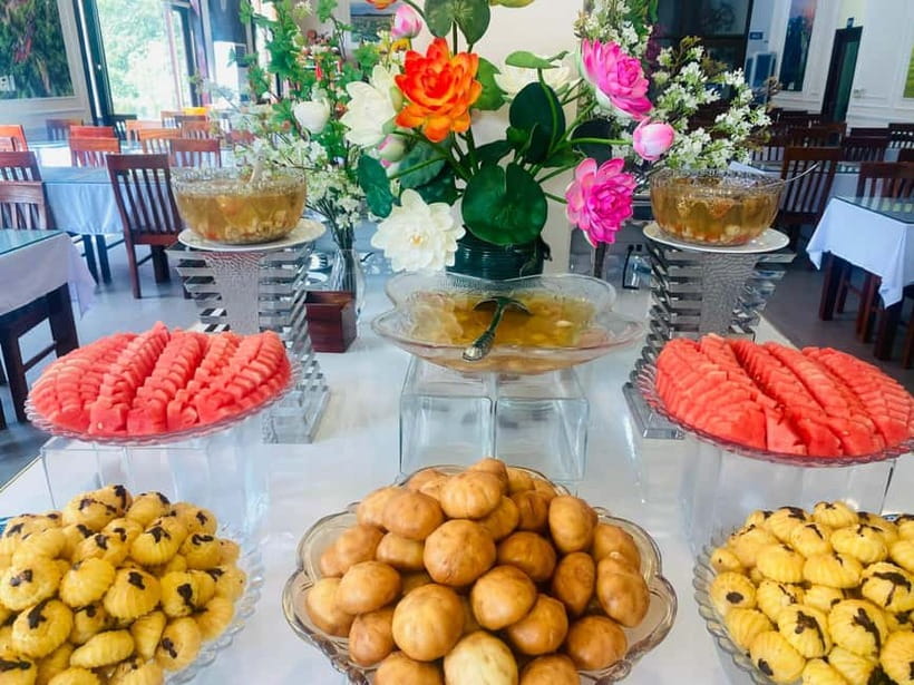Luxury Limousine Tour: Hoa Lu, Trang An/Tam Coc & Mua Cave - Who should book this tour
