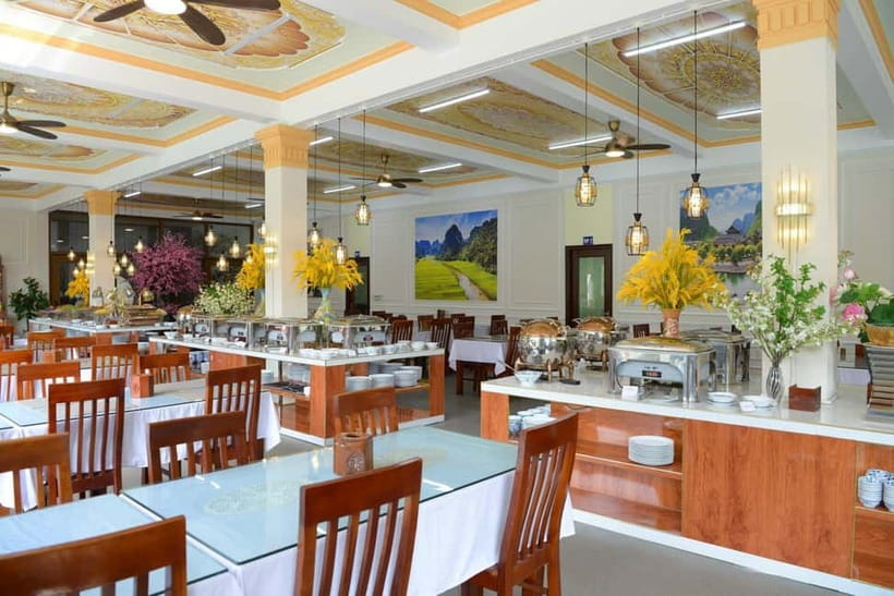 Luxury Limousine Tour: Hoa Lu, Trang An/Tam Coc & Mua Cave - Vietnamese lunch in Ninh Binh