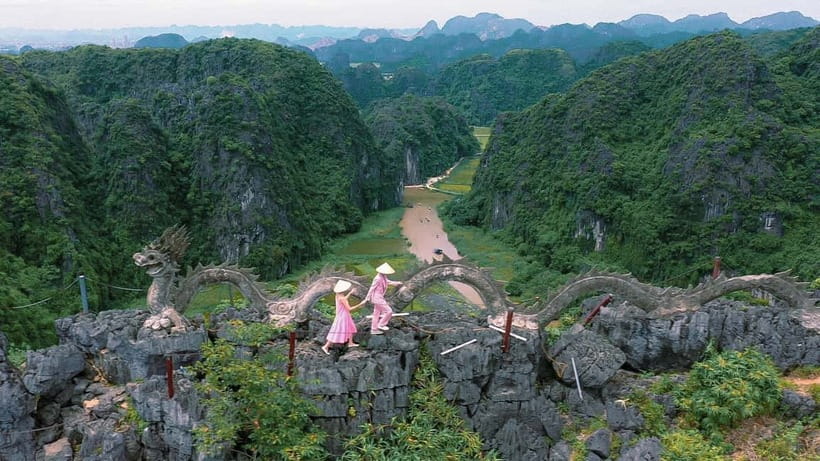 Luxury Limousine Tour: Hoa Lu, Trang An/Tam Coc & Mua Cave - Hanoi pickup and the limousine ride south