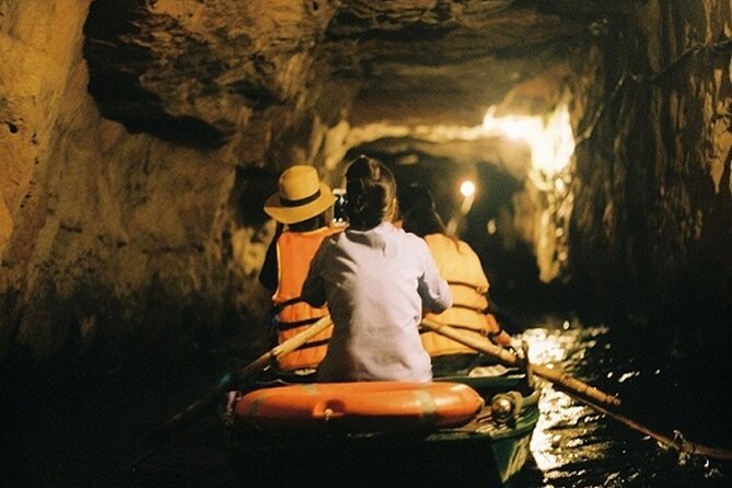 Luxury Ninh Binh Tour to Tam Coc, Mua Cave, Bich Dong Pagoda - Tam Coc by sampan through three caves