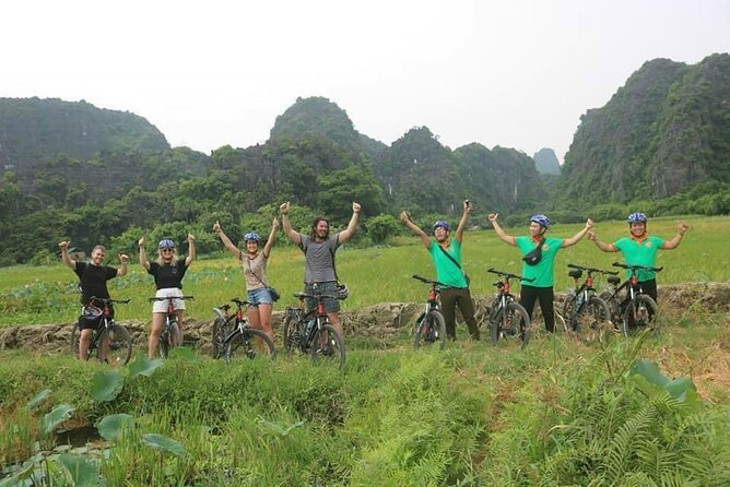 Luxury small Group Hoa Lu - Tam Coc - Mua Cave Max 6 - 8 pax/tour - Cycling through villages and rice fields