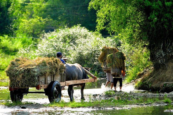 Mai Chau Private Day Tour: Hiking & Biking in Pristine Landscapes - Thung Khe Pass and the first view of Mai Chau
