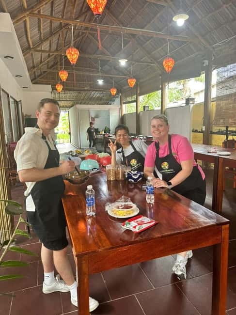 Market Tour, Basket Boat Ride & Cooking Class by Hangcoconut - The market visit: useful context before the cooking