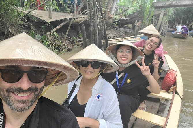 Mekong Delta Full Day Trip - My Tho & Ben Tre - VIP Private Tour - The sampan through narrow canals