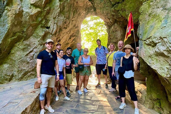Monkey mountain-Huge Lady Buddha-Marble mountains & Am Phu caves - Lunch: Quang noodles or bánh xèo