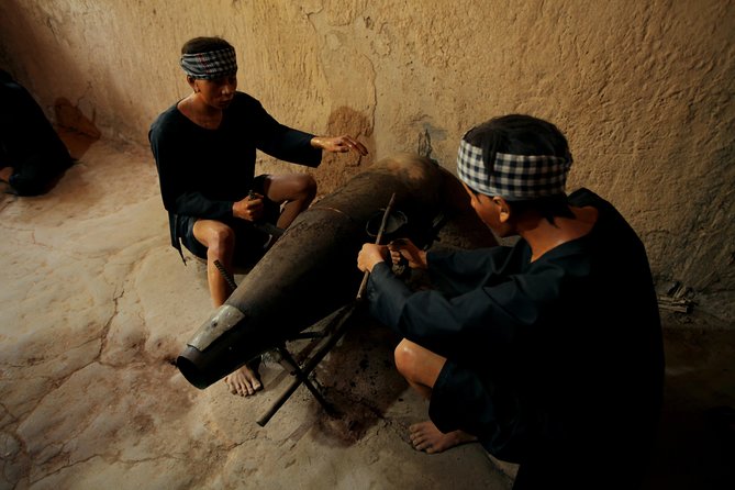 Morning CuChi Tunnels-Tapioca-Secret Traps Luxury Speedboat 2Ways - Crawling through the tunnels