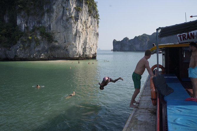 Most favorite full day boat tour with kayaking in Lan Ha bay, Ha Long bay - Thap Nghieng Island and the afternoon water stop