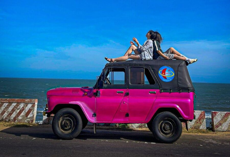 Mui Ne: Sand Dunes Jeep Tour with Friendly English Guide - Fairy Stream: an easy walk with wet feet