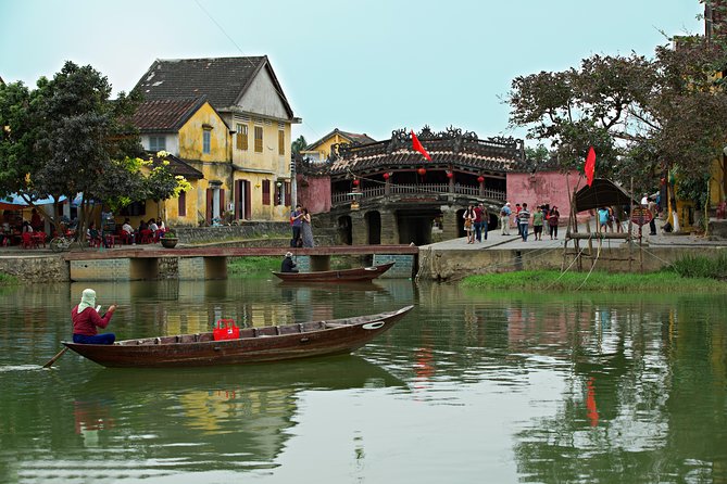 My Son Sanctuary And Hoi An Heritage Full-day Tour - Lunch in Hoi An before the old town walk