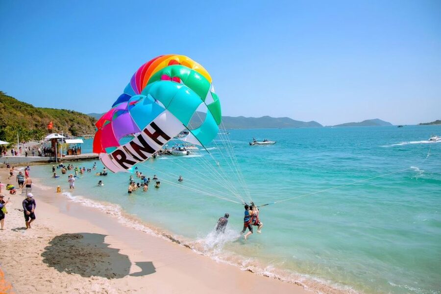 Nha Trang: Hon Mieu and Hon Tam Island Tour with Lunch - A fast boat introduction to Nha Trang Bay