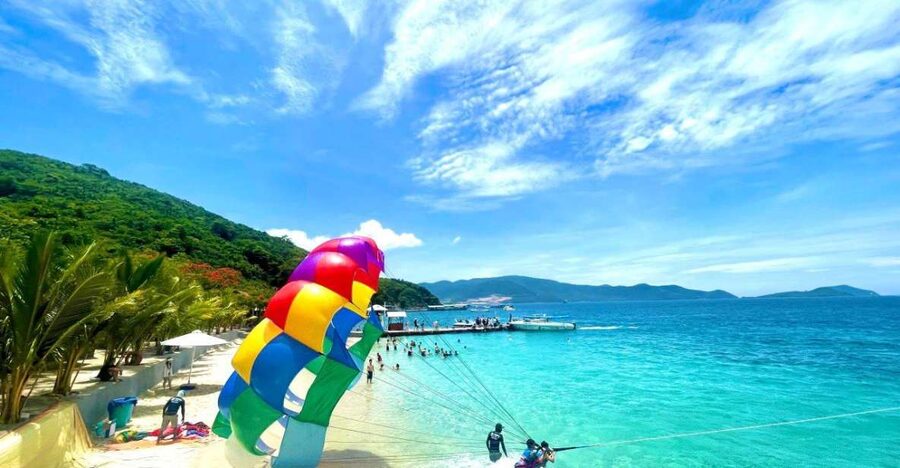Nha Trang: Hon Mieu and Hon Tam Island Tour with Lunch - Seafood lunch on a floating restaurant