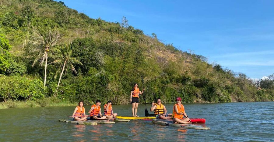 Nha Trang: Stand-up Paddleboard Sunset Tour - The guides and the small-group feel