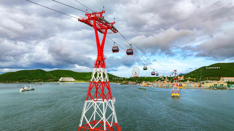 Nha Trang: VinWonders Entry Ticket with Optional Cable Car - Family attractions and indoor breaks