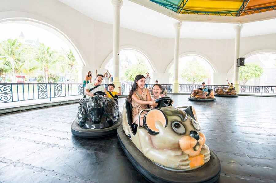 Nha Trang: VinWonders Entry Ticket with Optional Cable Car - Planning a 9:00 am to 10:00 pm park day