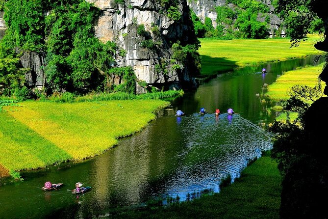 Ninh Binh 1 Day Tour(Tam Coc - Mua Cave - Bich Dong) - Floating through Tam Coc by sampan