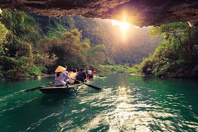 Ninh Binh 2 Days 1 Night Tour: Unique Itinerary - The morning market in Van Lam Village