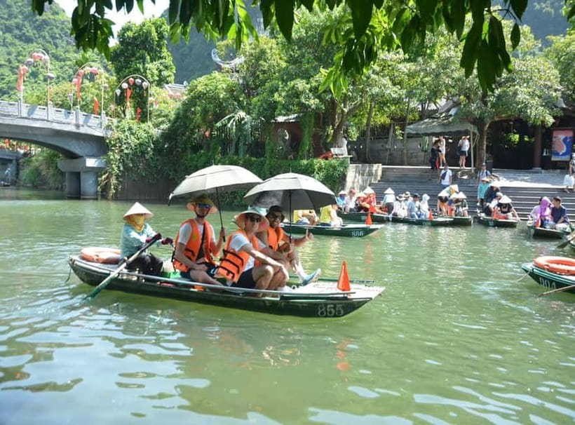 Ninh Binh Cycling Tour: Tam Coc Boat, Mua Cave & Rural Life - Bich Dong Pagoda built into the mountainside
