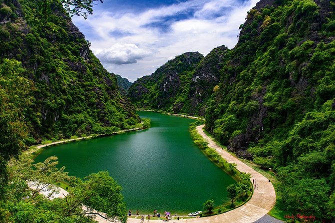 Ninh Binh Daily Tour: Hoa Lu- Am Tien Cave - Tam Coc- Bike - Bich Dong pagoda - Am Tien Cave and Tuyet Tinh Coc