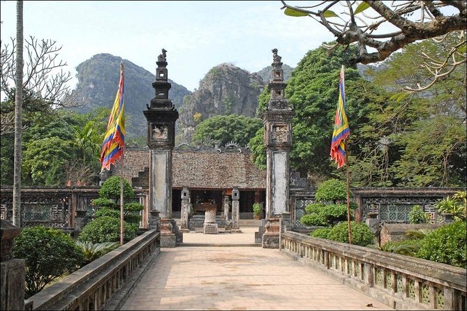 Ninh Binh Daily Tour: Hoa Lu - Tam Coc boat trip and Bike - How the group size affects the day
