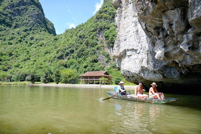 Ninh Binh Daily Tour: Hoa Lu - Tam Coc boat trip and Bike - A Vietnamese buffet lunch at the right point in the day