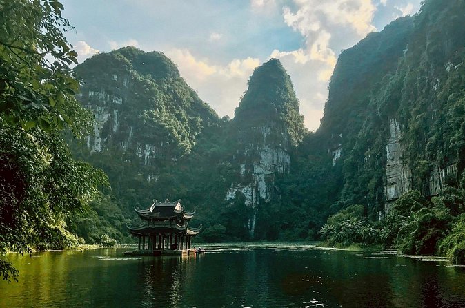 Ninh Binh Day Tour from Hanoi: Hoa Lu Trang An and Mua Caves - What the $62 price really covers