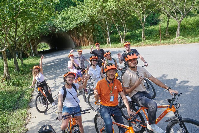 Ninh Binh Day Trip: Bai Dinh-Trang An-Mua Cave, Buffet, Boat, Bus - Trang An by bamboo boat