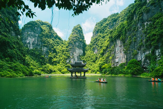 Ninh Binh Day Trip: Hoa Lu-Trang An/Tam Coc-Mua Cave-Cycling-Boat - Vietnamese buffet lunch in the middle of the day