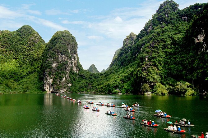 Ninh Binh full day-Hoa Lu temple & biking, Tam Coc boat trip, Dragon mountain - A Short Bike Ride Through the Countryside