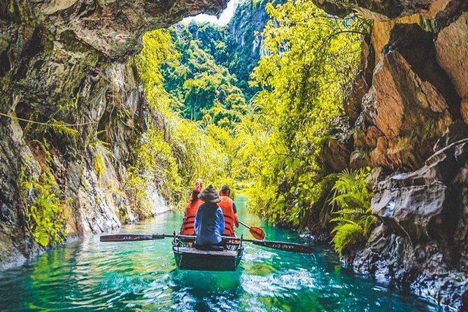 Ninh Binh Full Day Small Group Bai Dinh Trang An Mua Cave Tour - Trang An by sampan boat through the grottoes