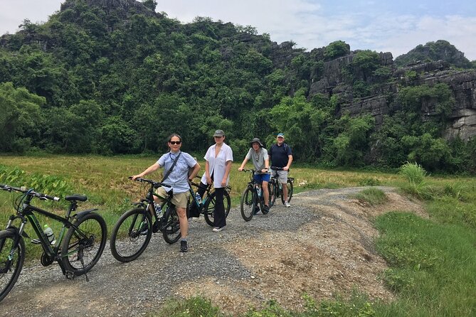 Ninh Binh Full-Day Small Group of 9 Guided Tour from Hanoi - Hoa Lu and Vietnam’s early capital