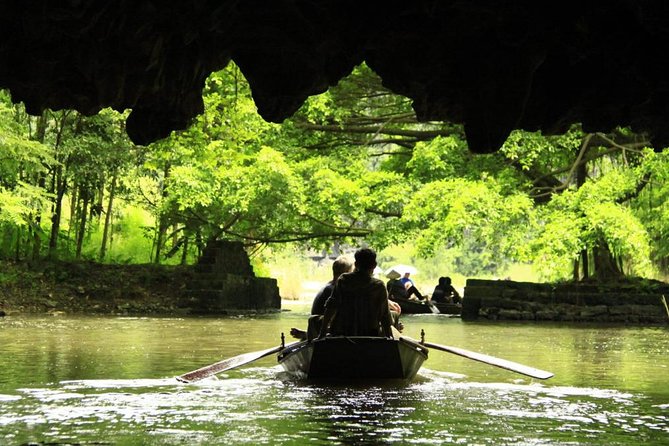 Ninh Binh Full Day Tour to Hoa Lu Tam Coc Mua Cave Buffet Lunch - A local buffet lunch in the middle of the day