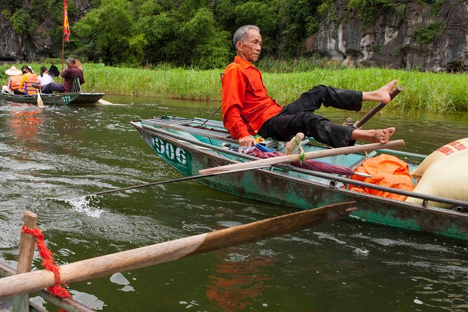 Ninh Binh Full Day Tour to Hoa Lu Tam Coc Mua Cave Buffet Lunch - Mua Cave and the 500-step climb