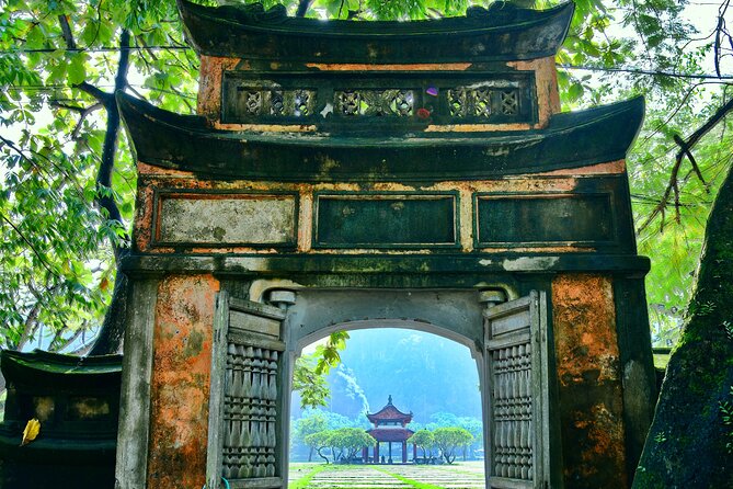 Ninh Binh Group Tour of 11 from Hanoi via Mua Cave Tam Coc Hoa Lu - Leaving Hanoi for Ninh Binh around 7:30