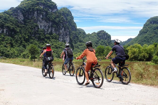 Ninh Binh Heritage trip in a day - Climbing Mua Cave for the best view