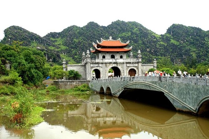 Ninh Binh Highlights Hoa Lu/Bai Dinh-Trang An/ Tam Coc- Mua Cave - Bai Dinh Pagoda and the Option Question