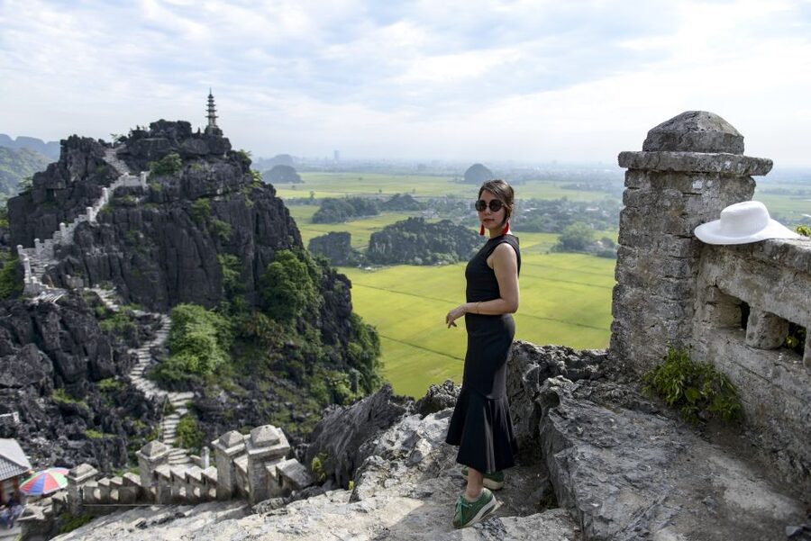 Ninh Binh: Hoa Lu, Mua Cave, and Trang An Tour and Boat Ride - Nearly three hours through Trang An by sampan
