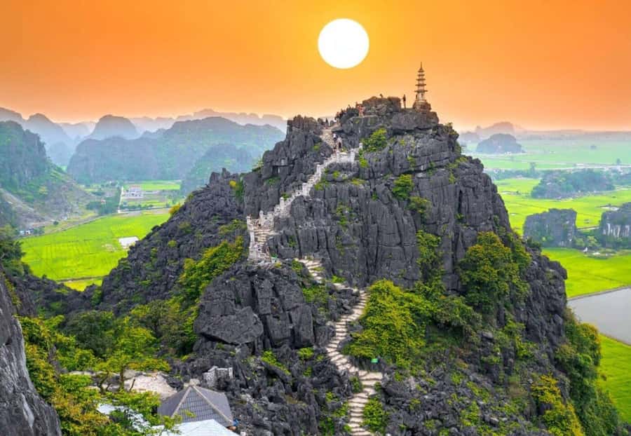 Ninh Binh Jeep Tour: Trang An Boat Ride, Bich Dong, Mua Cave - A six-hour Ninh Binh day built around three very different stops