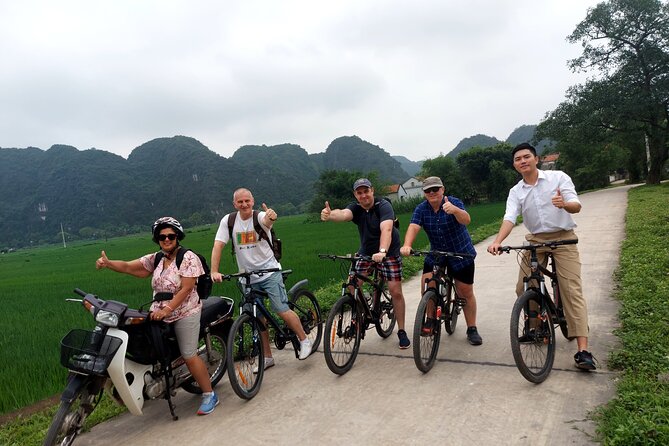 Ninh Binh Luxury Day Tour by Limousine- Small Group- All included - Mua Cave and the Lying Dragon Mountain climb