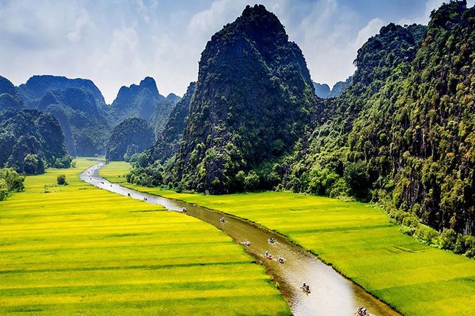 NINH BINH MEMORABLE DAY: Hoa Lu, Mua Cave, boat trip Tam Coc, Trang An optional - Cycling through the Ninh Binh countryside