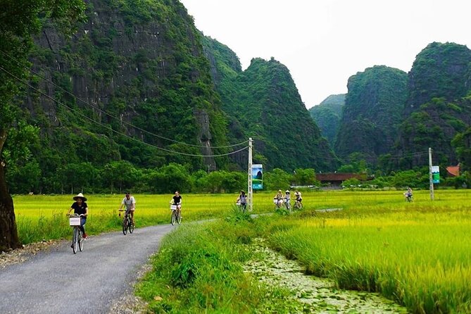 Ninh Binh Tour: Deluxe & Small Group Tam Coc Hoa Lu - Boat, Biking, Buffet Lunch - What the guides add to the day
