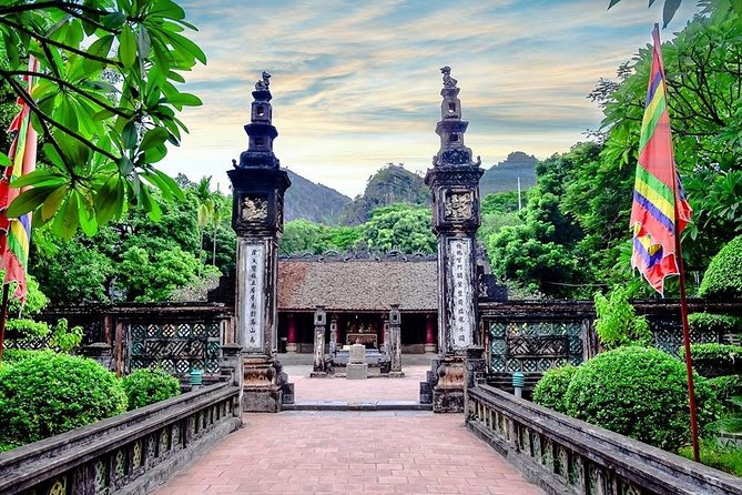 Ninh Binh Tour: Deluxe & Small Group Tam Coc Hoa Lu - Boat, Biking, Buffet Lunch - Who should book this tour