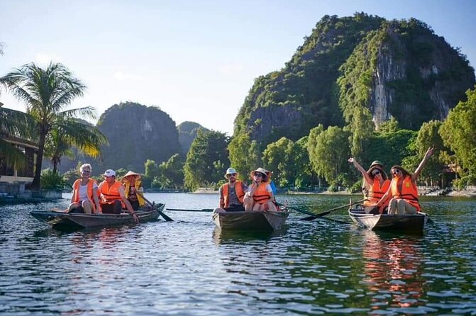Ninh Binh Tour from Hanoi for 6-9 Pax/tour by DCar Limousine - Mua Cave and the climb for the big view