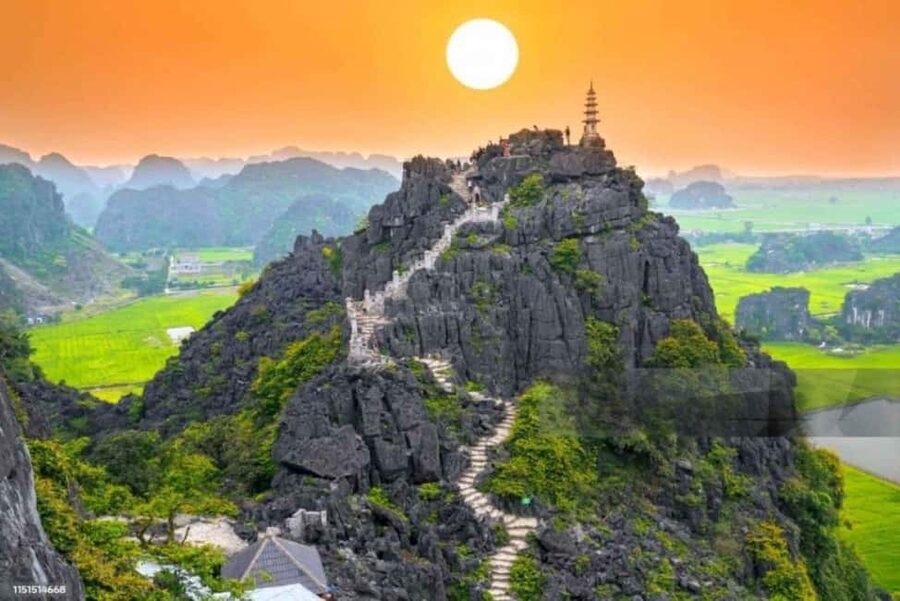 Ninh Binh: Trang An Boat Ride, Hoa Lu & Mua Cave Sunset - Two quiet hours on the Trang An river
