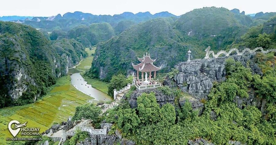 Ninh Binh: Trang An Boat Ride, Hoa Lu & Mua Cave Sunset - Climbing Mua Cave to Ngoa Long Peak