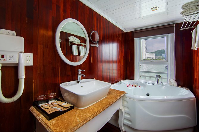 (Official) Signature Royal Cruise - 03 days 02 nights program - Food, cabins, and onboard comfort