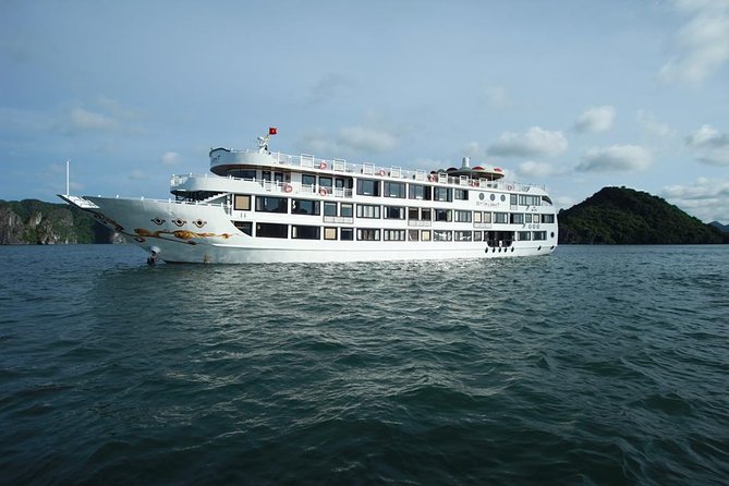 Overnight Halong Bay Cruise on the Starlight - Boarding a 32-cabin ship in Halong Bay